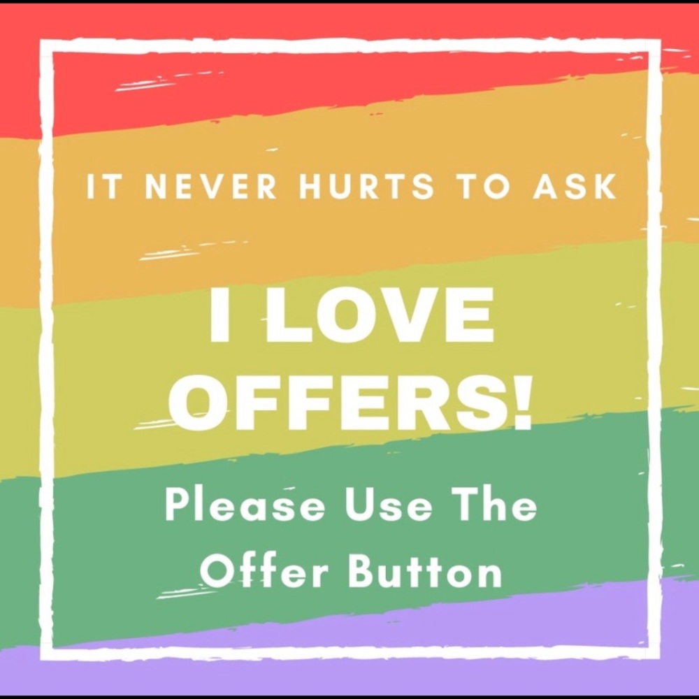 GO FOR IT! MAKE AN OFFER! $👚👖👙👗🧥👠👜👒👡
